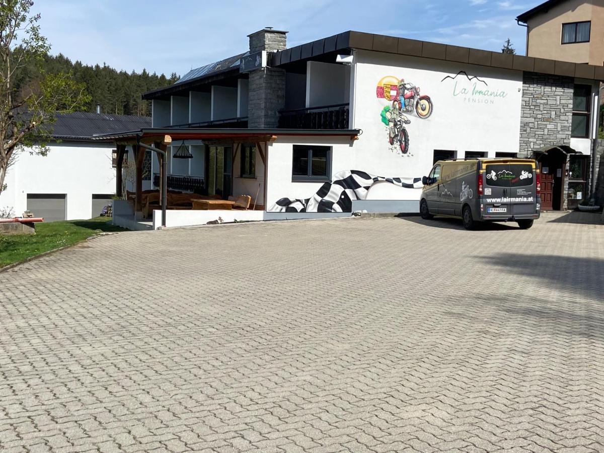 La Irmania Pension Ledenitzen Exteriör bild
